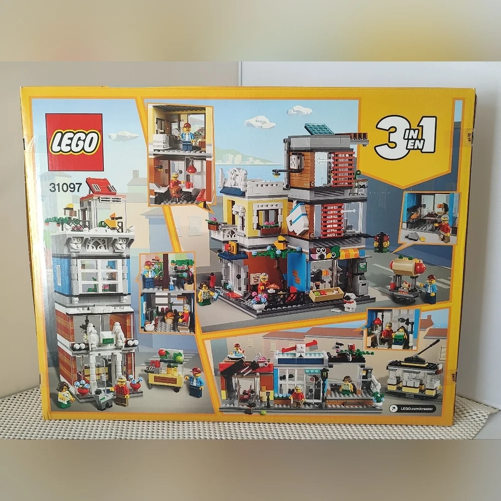 Lego Creator 3-in-1 31097 Townhouse Pet Shop And Cafe NWT Building Toy Set